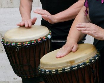 drums-g5a50e2e19_1280-q8yiie0sqmdjk18l55f5ke3408zdqyvbrn7hlnchgw Therapeutisches Trommeln